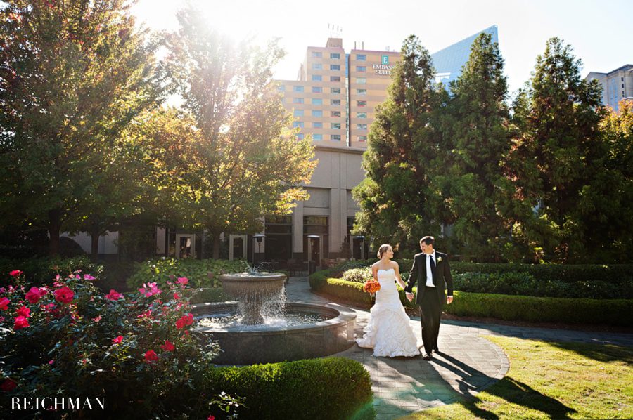 atlanta wedding photography in the courtyard at the Hotel Intercontinental Buckhead Atlanta